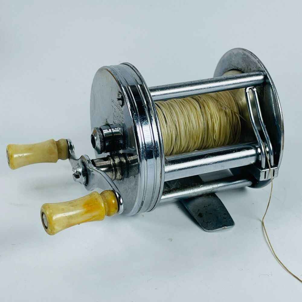 Vintage Pflueger TRUMP 1943 Baitcasting Reel - Silver Anti-Backlash Made in USA